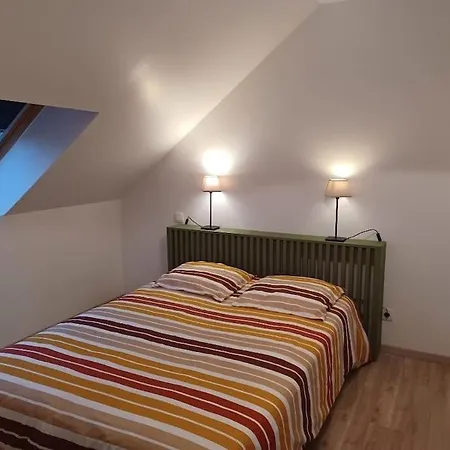 Le Duplex Saint Pry 아파트