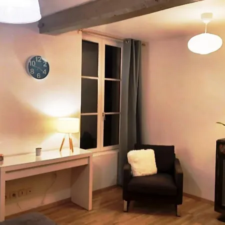 Le Duplex Saint Pry 아파트 베튠